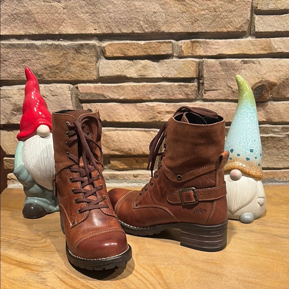 Taos Lace Up Combat Boots 🥾!